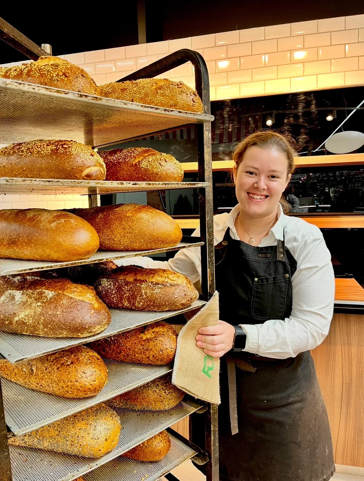 Bager fra Guldægget med friskbagt brød